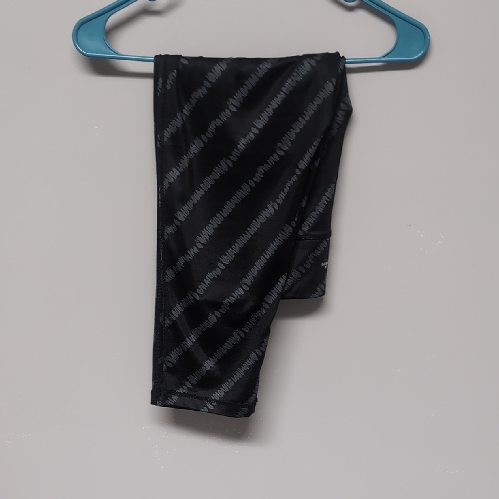 Stylish Black Capris